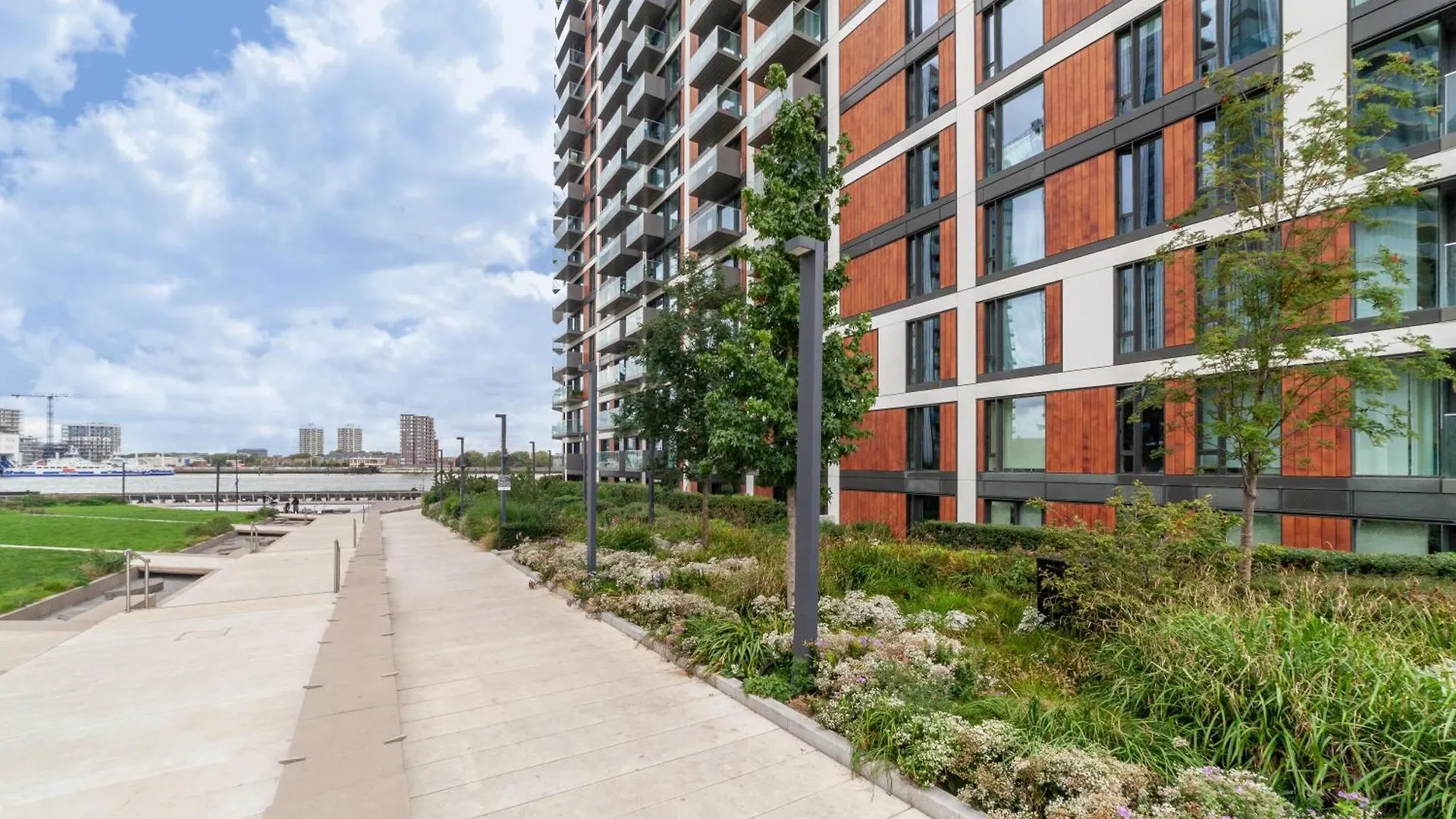 The River Thames Collection Apartment London