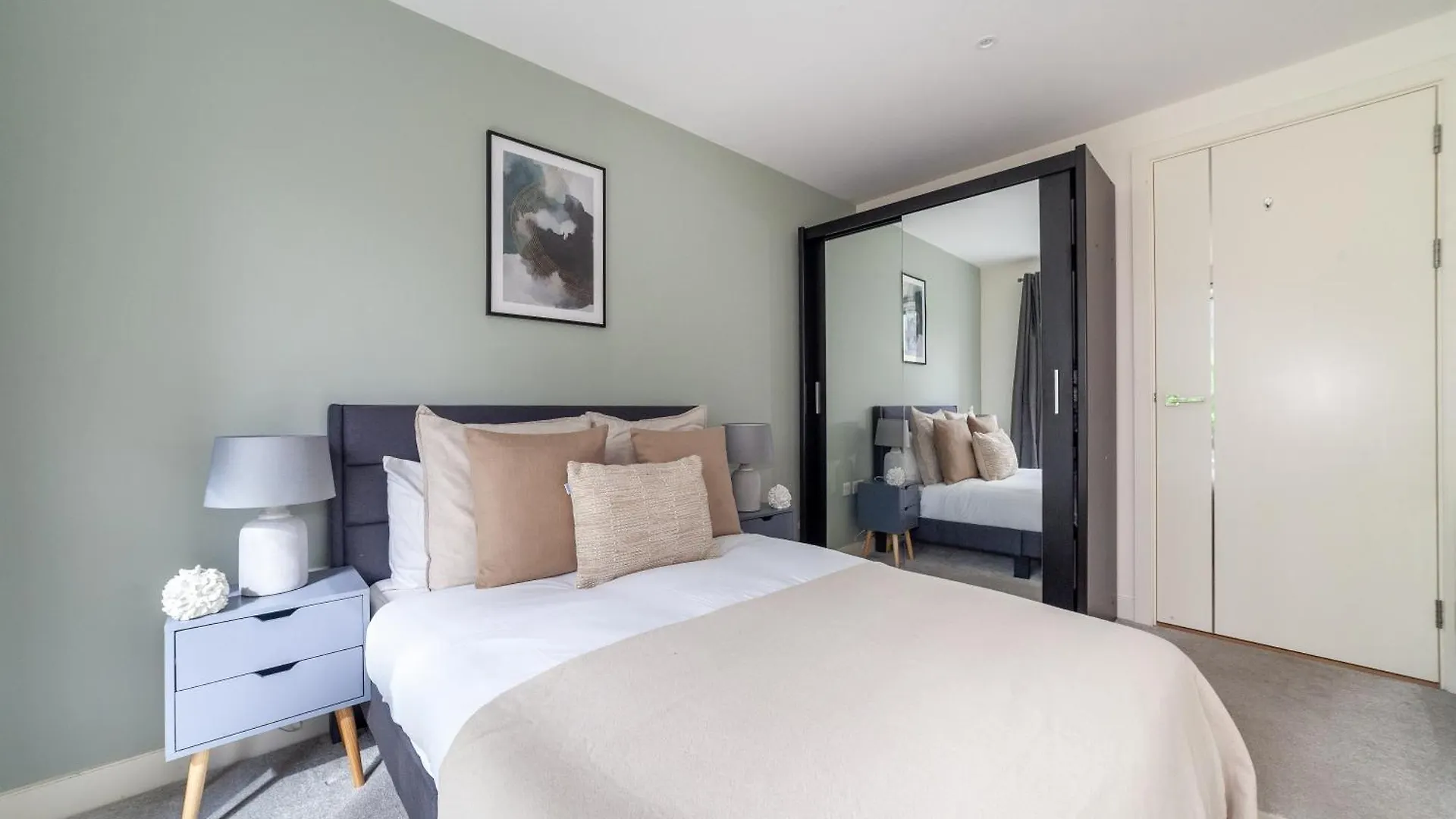 The River Thames Collection Apartment London